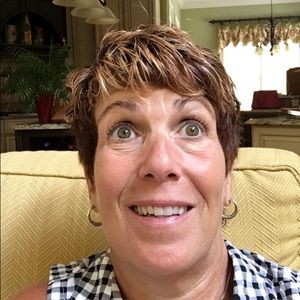 Meet your Posher, Desiree